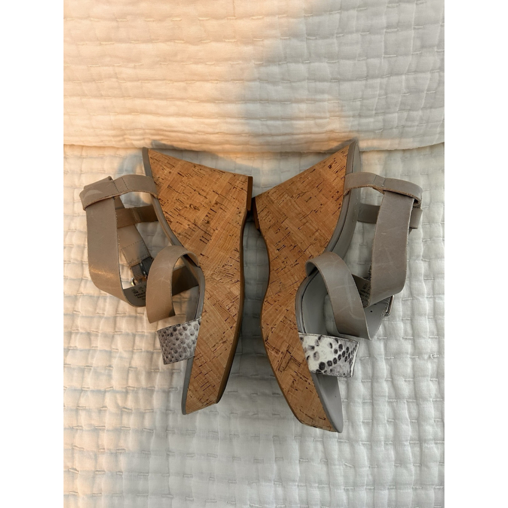 Franco Sarto Snake Print Cork Wedge Crisscross Leather Strap Sandal Sz 10 - Picture 3 of 9